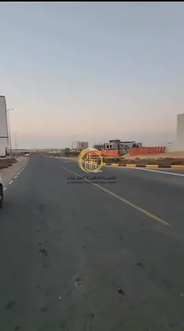 للبيع الدبابه جنوب ضاحيه الرحمانيه  ارض تجاريه 5,812 قدم مربع  موقع ممتاز علي شارع العام امامي 54م  وشارع خلفي 24متر