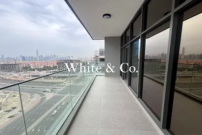 Marina Skyline View| High Floor | by Metro