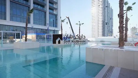 Luxurious Studio Apartment with Marina View, Main Road View