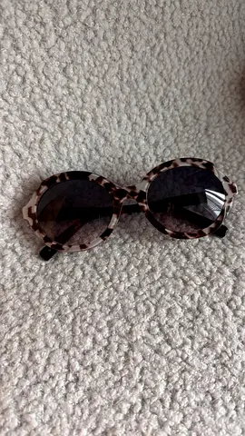 Stylish Round Sunglasses Uterque