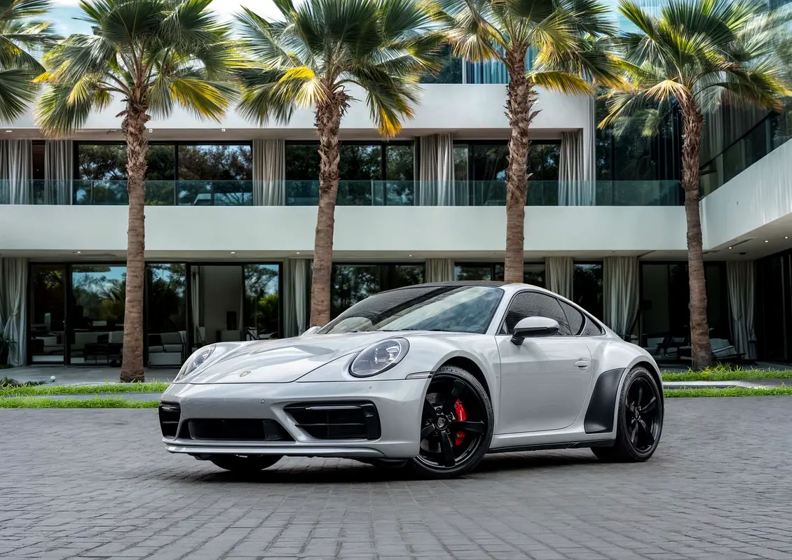Porsche 911 2020 — photo 1 of 14