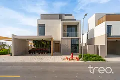 Exclusive 5 bedroom | Corner unit | Pool and park
