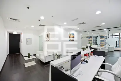 Fully Furnished | Bright Unit | Glass Partitions