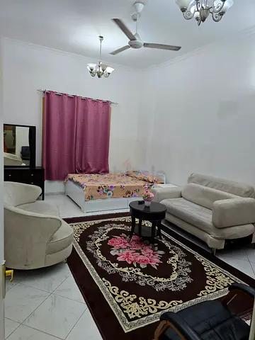 Master bedroom available wit washroom near Sharaf Dg metro Direct from owner Bur Dubai