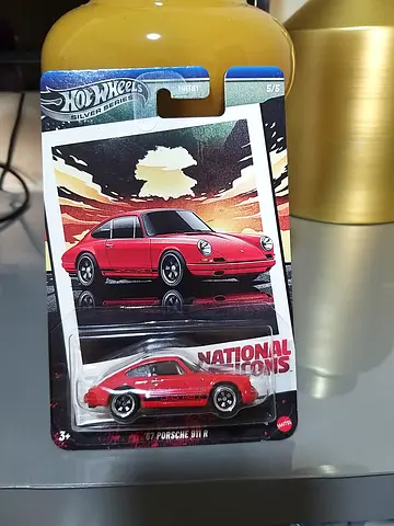 Silver series 67 porsche hotwheel