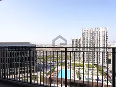 Spacious and Bright Unit | Pool n Community View