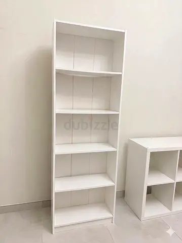 White 5-shelf bookcase / bookshelf - sturdy and clean