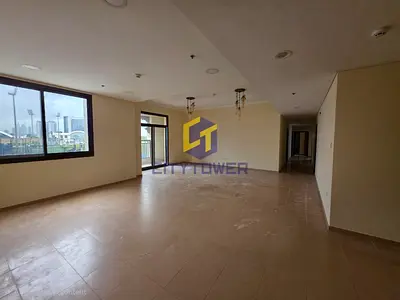 Huge Corner 4 BHK with Maid's + Store all en-suite bathroom Closed Kitchen Skyline View