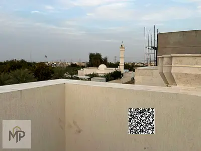 فيلا مميزة قريبة من جميع الخدمات والمسجد، مع مسبح خاص، تقدم أسلوب حياة مريح وراق.