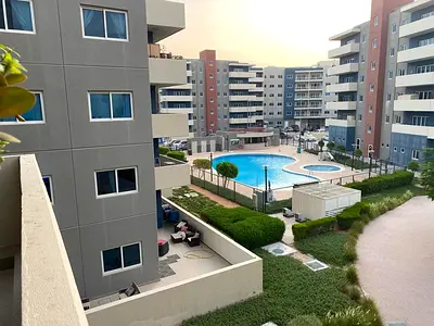 SPACIOUS VACANT 3BR APT TYPE A W/POOL VIEW MOVE INN