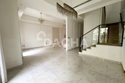 Landscaped | Arbor School | Closed Kitchen