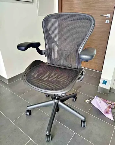 Hermanmiller aeron chair