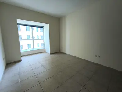 AVAILABLE! Vacant! PArtial Sea View! Perfect Condition