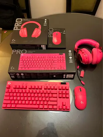 Logitech G PRO Magenta
