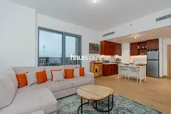 Chic | Fully Equipped | Waterfront Community