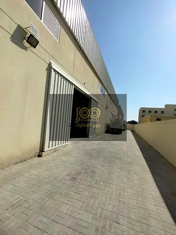 مناسب لمشاريع التخزين أو الورش أو التوزيع ويمنح بيئة عمل منظمة