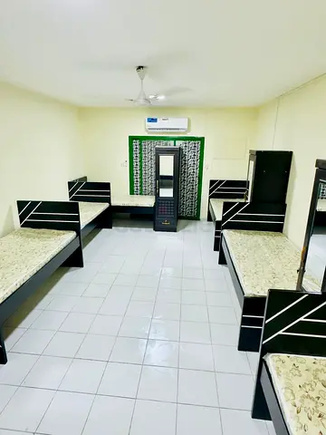 Executive bed space available in Karama Center