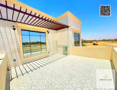 Seize the opportunity of a lifetime and own a ground and first floor villa with a roof at a very attractive price directly behind the mosque.