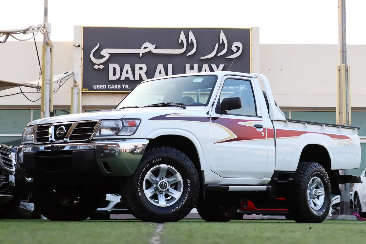 Nissan Patrol Pickup 2008 — photo 1 of 17
