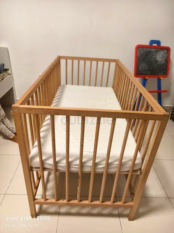 Wooden baby crib with mattress - used, good condition