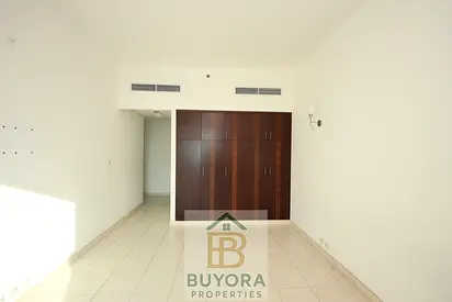 بدون عمولة - شهر مجاني - قريب من المترو - شقة واسعة مكيفة مركزياً غرفتين وصالة في شارع الشيخ زايد - موقع مميز - السعر من 107 ألف إلى 110 ألف - للعائلا