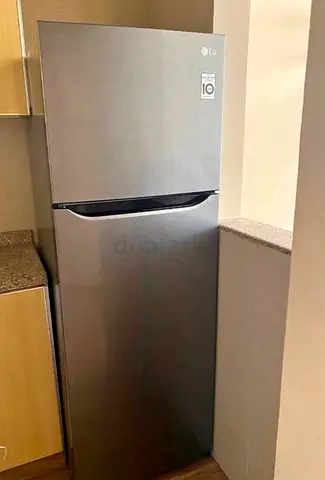 LG 402 litter refrigerator inviter model excellent condition