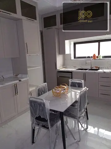 فرصة مميزة لامتلاك فيلا في الحليو عجمان بمساحة واسعة وتصميم عملي تضم 5 غرف نوم ماستر ومجلس مستقل موقع استراتيجي قريب من الخدمات والمدارس بسعر مناس