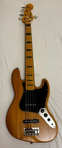 Fender squire 70s classic vibe 5 string