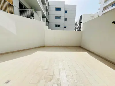 SPACIOUS 1 BEDROOM APARTMENT WITH 2 BATHROOMS IN NEW BUILDING PARKING INCLUDED ON PRIME LOCATION CONTACT US NOW