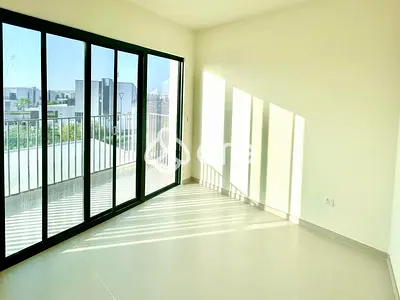Corner Villa | Single Row | Prime Location