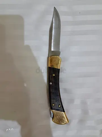 إذا كنت تبحث عن سكين تجمع بين الهيبة، القوة، والتاريخ، فلا يوجد خيار يتفوق على سكين Buck 110 المصنوع