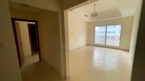 للبيع شقة مميزة في الخان مع اطلالة بحرية  الشارقة 🌟