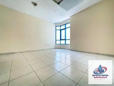 بالشارقة القاسمية الند استوديو بمساحة كبيرة وتكييف مركزي الإيجار 25 ألف درهم على 5 دفعات بدون تأمين جاهز للسكن