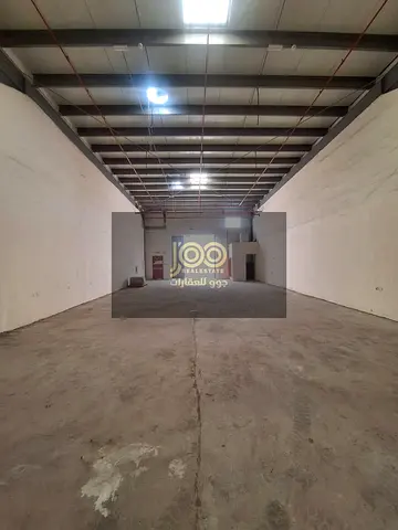 For rent, a distinctive warehouse in Umm Al Quwain, distinguished by its strategic location, designed to meet the needs of companies and factories.