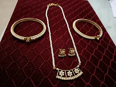 Pearl jewellery for sale
