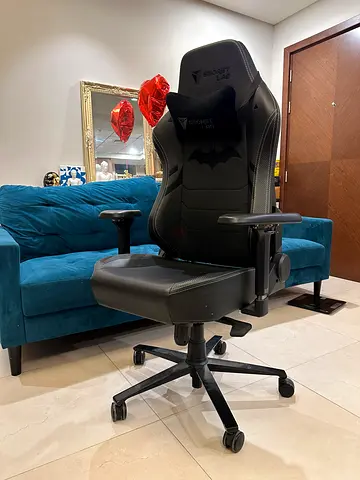 Secret Lab Titan Evo Dark Knight Gaming Chair in Black