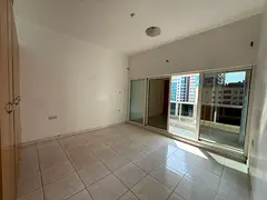 Free AC – 2BHK – Balcony with view – Family tower – Built-in wardrobes – Prime location 