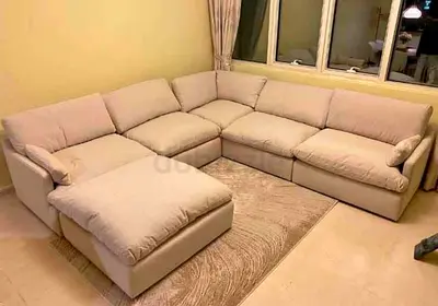 Excellent condition home center swin modular sofa