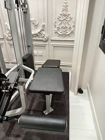 Lag Curl machine