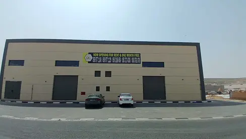 للإيجار مستودعات جديدة في الجرف الصناعية 3 – مساحات مختلفة