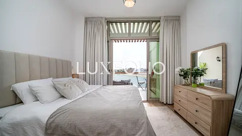 Renovated I Stunning Views I Vacant