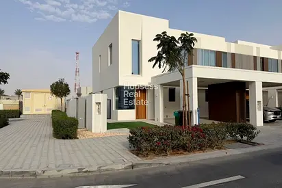 LANDSCAPED | CORNER UNIT | CLOSE TO CLUB HOUSE