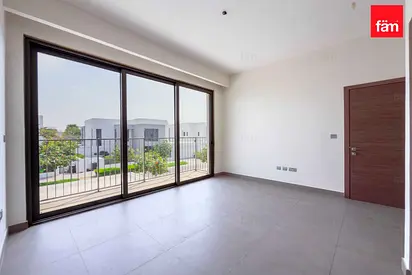 Vacant | Large Garden | Close to Amenities