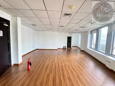 Vacant / High Floor / Prime Location