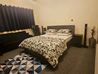 King Bed Set on Sale only in AED 1000