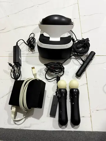 PSVR headset bundle — headset, 2 Move controllers, camera  processor unit