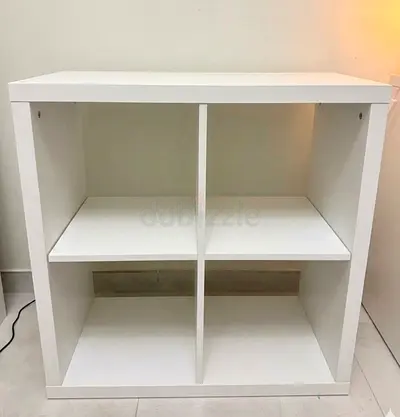 White 4-cube storage shelf / bookcase