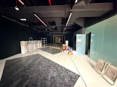 OFFICE WITH SHOWROOM I BIG SPACE I GOOD LOCATION