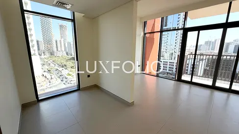 Corner Unit | Brand New | Large Layout