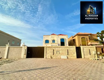 فيلا بسعر شامل كهرباء ومياه ومكيفات على الشارع الرئيسي جاهزة للسكن في أرقي مناطق عجمان قريب جميع الخدمات تملك حر لجميع الجنسيات للبيع فيلا فاخرة في
